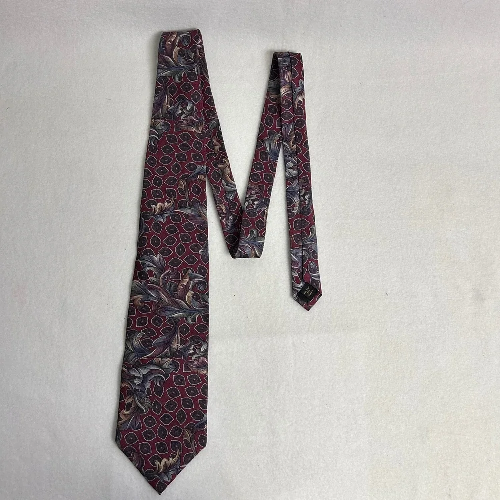 Vintage Dark Academia Etienne Aigner Mens OS Burgundy Silk Paisley Medallion Tie